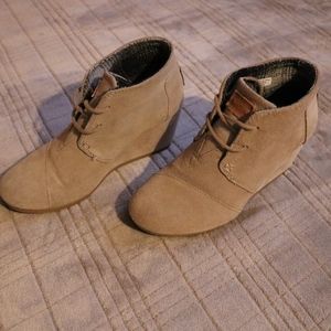 Toms Tan Wedges
